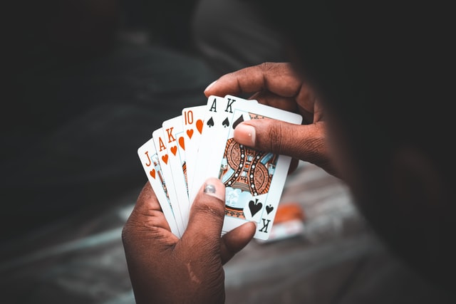 Anda harus banyak mencari dan belajar tips dan trik agar bisa sering menang dalam bermain judi online
